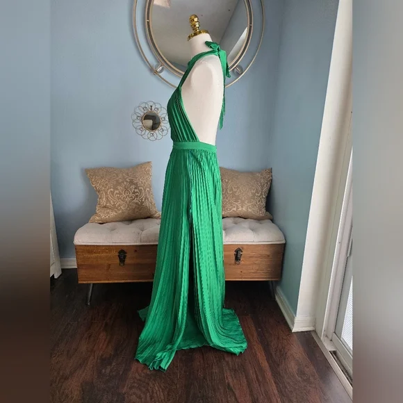 L'IDÉE Green Renaissance Gown - Picture 5 of 8